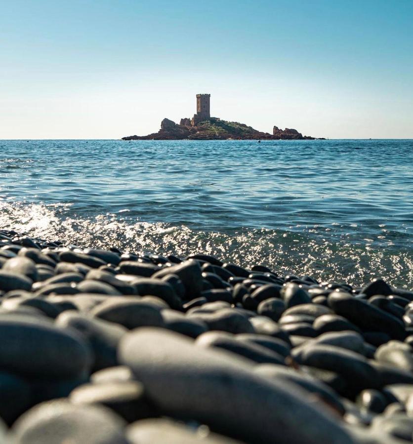 Joli studio A front de mer Saint-Raphaël Esterno foto